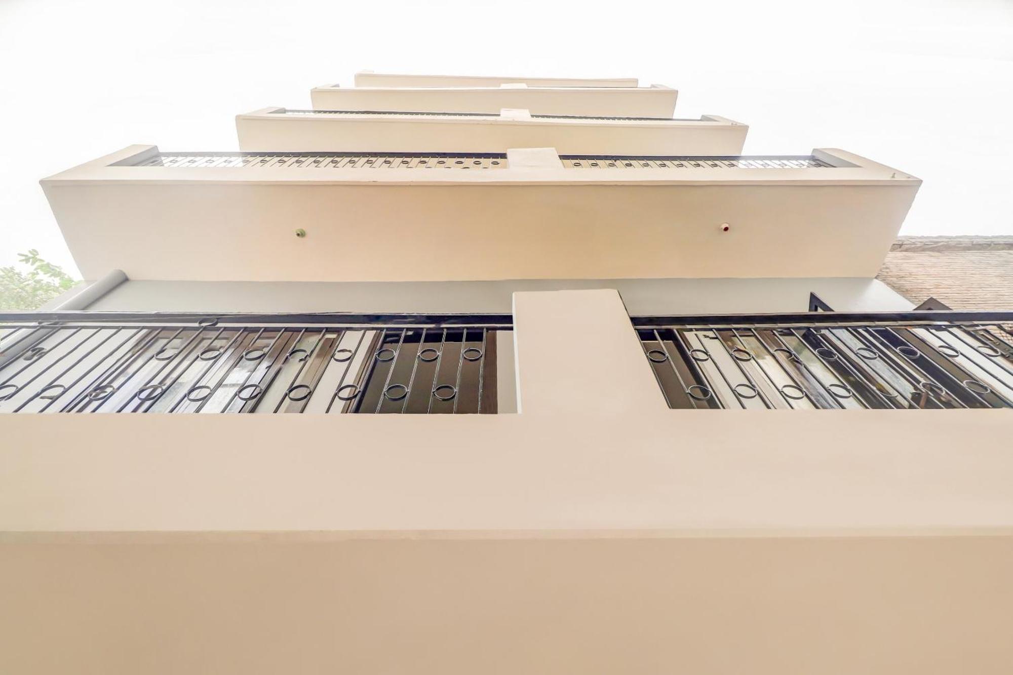 Hotel O White House Delhi (National Capital Territory of India)